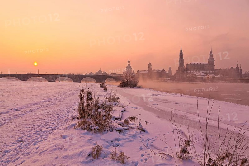 Dresden morning fog over the Elbe