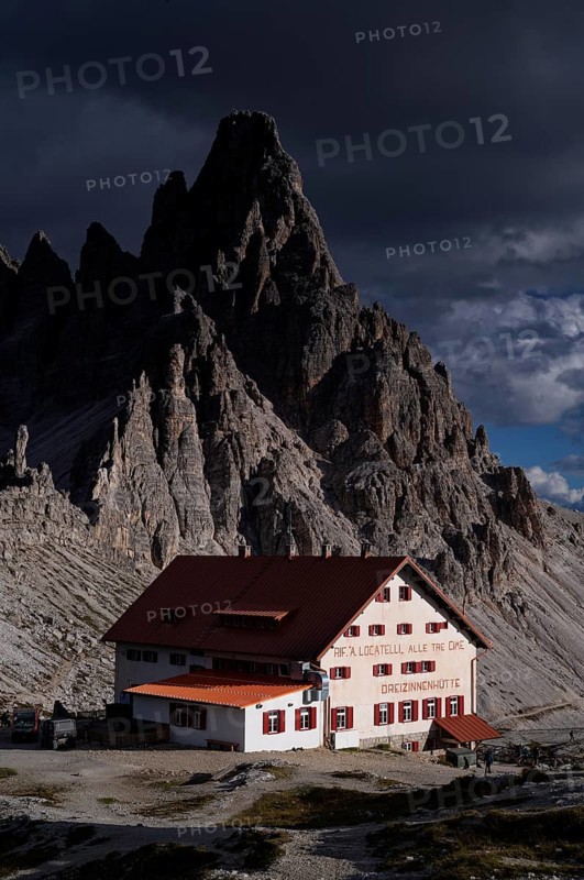 Stormy atmosphere, view of the Dreizinnenhütte, Paternkofel, South Tyrol, Trentino, Sesto Dolomites, Italy, Europe