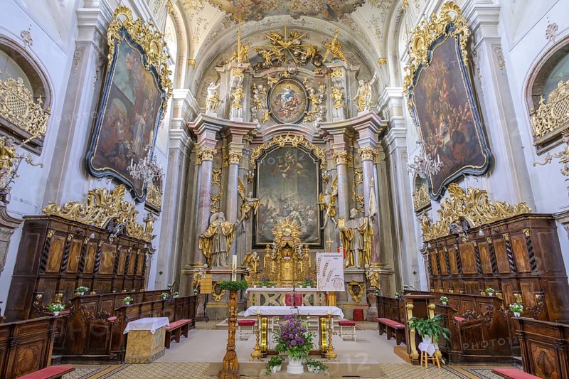 Altar in the Baroque parish church, Waidhofen an der Thaya, Lower Austria, Austria, Europe
