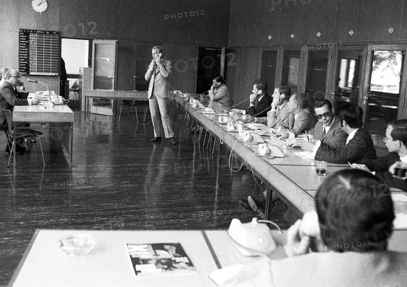 Trading in international currencies is the business of the foreign exchange market, here on 24.8.1971 in Düsseldorf, Germany, Europe