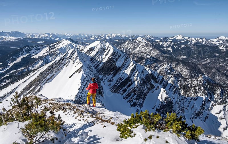 Ski tourers at the summit, mountains in winter, Sonntagshorn, Chiemgau Alps, Bavaria, Germany, Europe