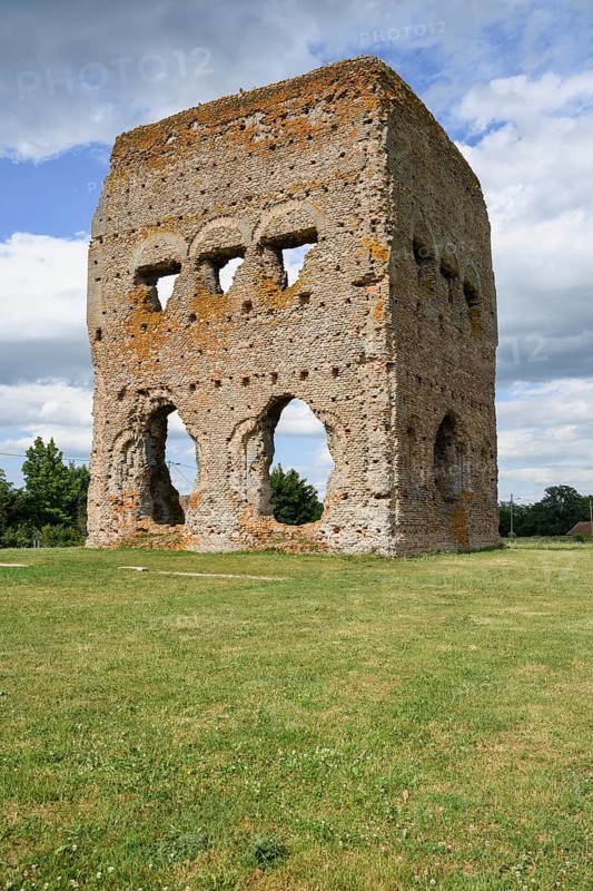 Temple of Janus, first century tower, Autun, Département Saône-et-Loire, Region Bourgogne-Franche-Comté, Burgundy, France, Europe