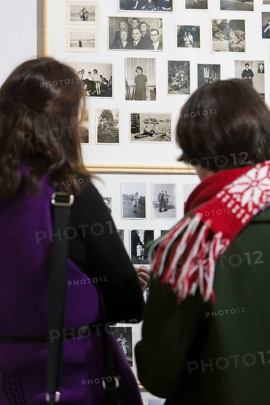 Visitors to the Gerhard Richter exhibition Atlas