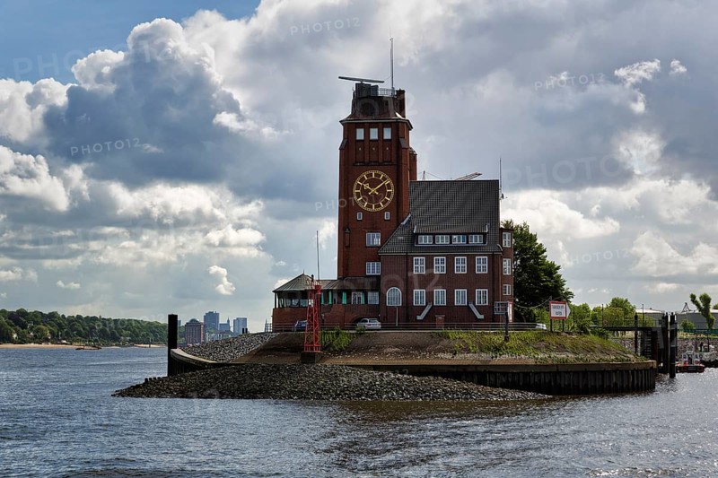 Seemannshöft pilot house, historic brick building with observation tower, clock tower on the Elbe, landmark in the entrance to Hamburg harbour, Hamburg, Germany, Europe