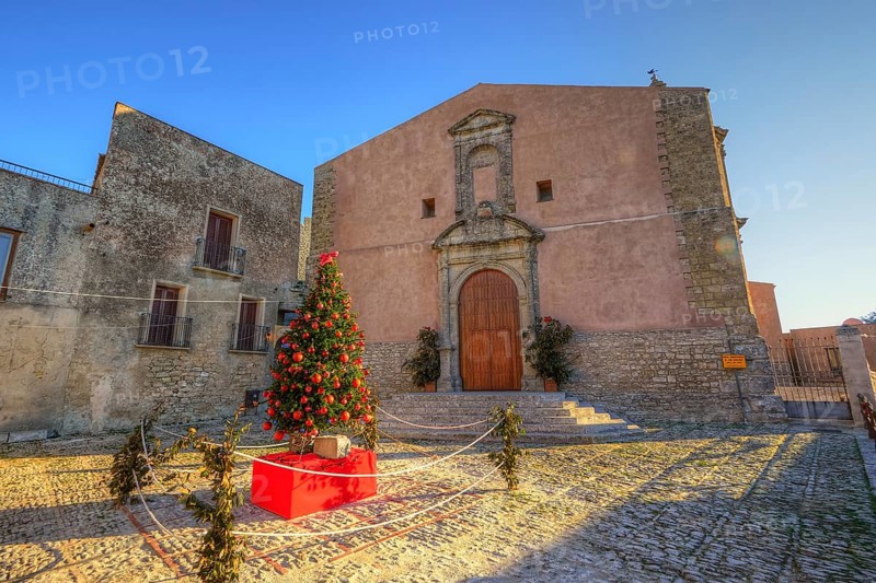 Morning light, decorated Christmas tree, Piazzetta San Giuliano, Erice, Trapani province, mountain, Sicily, Italy, Europe