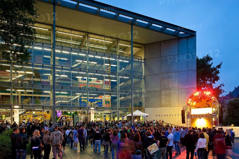 The Dresden Campus Party took place for the 16th time. The crowd rocked on a total of 6 band and party floors