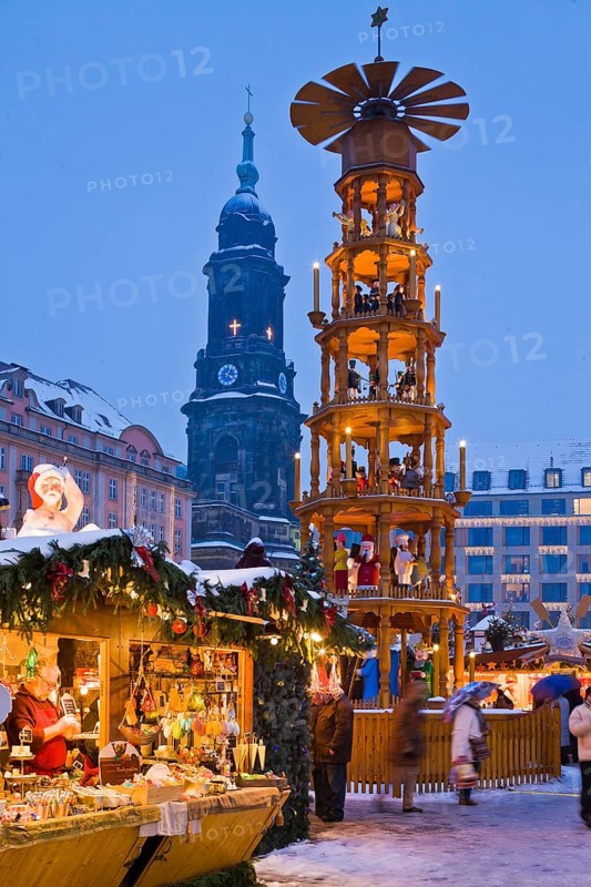 The Striezelmarkt, which has been held since 1434, is the oldest Christmas market in Germany and takes place on the Altmarkt. In 2009 the market was redesigned, a special landmark is for example the world's largest candle arch