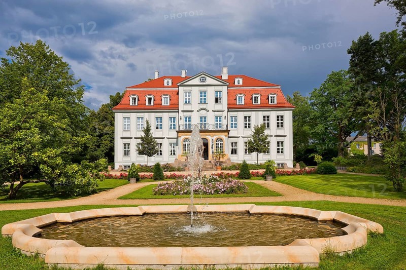 Güldengossa Palace and Park near Leipzig