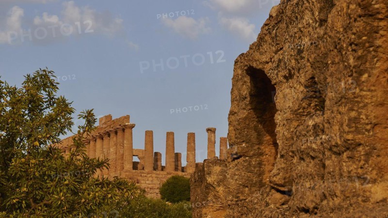 Evening light, Arcosoli, Byzantine tombs, rock tombs, Hera temple, valley of the temples, valle dei templi, Agrigento, Sicily, Italy, Europe