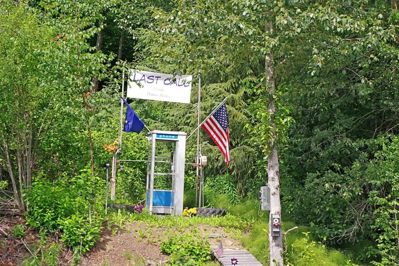 Last Call, humour, phone box in the middle of nowhere, Haines, Alaska, USA, North America