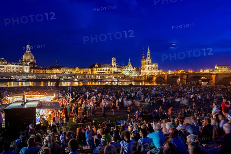 Elbe meadows for the Roland Kaiser concert in Dresden