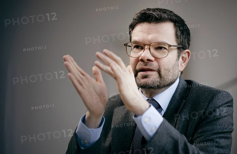 Marco Buschmann (FDP), Bundesminister der Justiz, aufgenommen im Rahmen eines Interview fue NBR in Berlin, 12.12.2023