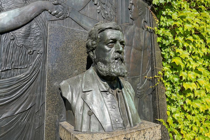 Grave of Wilhelm Liebknecht, Socialist Memorial, Friedrichsfelde Central Cemetery, Gudrunstrasse, Lichtenberg, Berlin, Germany, Europe