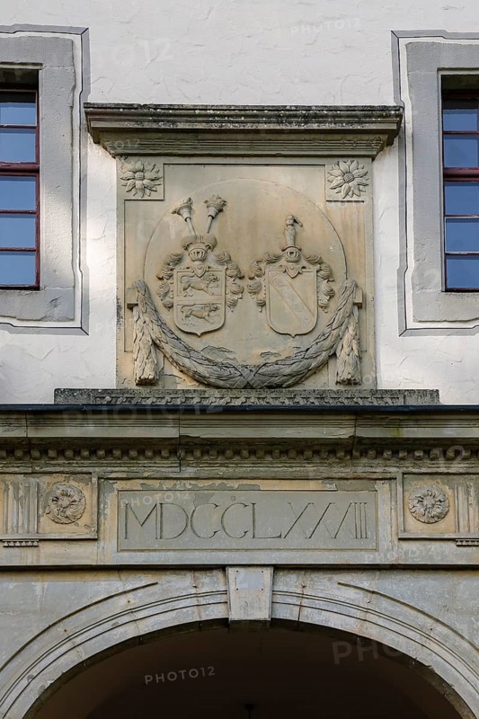 Geislingen moated castle, passageway of the north-east wing, classical portal with pilasters, year 1783, Stauffenberg-Kageneck alliance coat of arms, three-winged moated castle complex, former manor house of the Lords of Bubenhofen, baroque three-winged complex of the Schenken von Stauffenberg since the 18th century, architecture, historical building, Geislingen, Zollernalbkreis, Baden-Württemberg, Germany, Europe