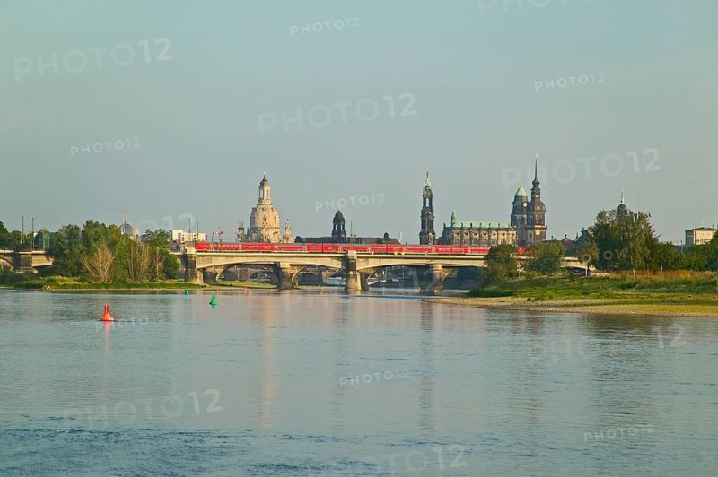 DEU Saxony Dresden Dresden Silhouette