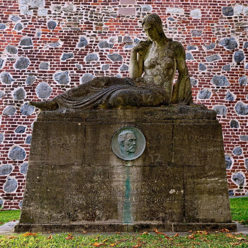 Brassert Monument by Hubert Netzer, Hermann Brassert elaborated the Prussian Mining Law of 1865, Alter Zoll, Bonn, North Rhine-Westphalia, Germany, Europe