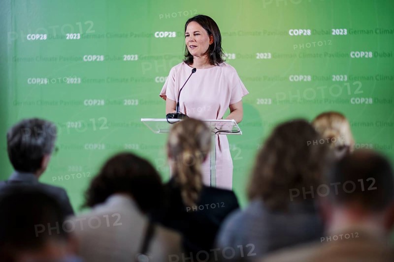 Annalena Baerbock (Buendnis 90 Die Gruenen), Bundesaussenministerin, aufgenommen im Rahmen der Pressekonferenz im deutschen Pavilion auf der COP28 Dubai, 08.12.2023