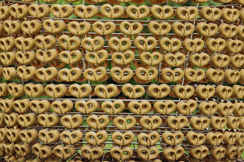 Detail of the sculpture Fruit Cake by Joana Vasconcelos 2011, pattern, row, pretzels, figures, baker, bakery, pastry, detail, backgrounds, pattern, castle park, castle, Bad Homburg, Taunus, Hesse, Germany, Europe