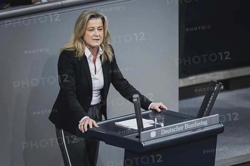 Mechthilde Wittmann, Mitglied des Deutschen Bundestages (CDU CSU), aufgenommen im Rahmen einer Sitzung des Deutschen Bundestages zum Thema 'Halbzeit der Wahlperiode' in Berlin, 14.12.2023