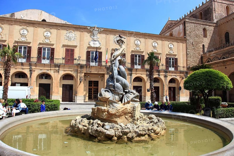 City of Monreale, the fountain in Piazza V. Emanuele, Sicily, Italy, Europe