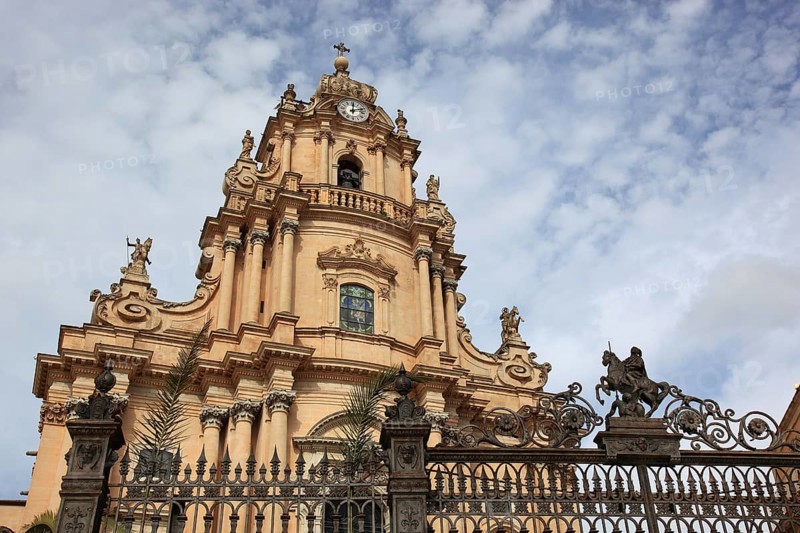 Old Town of Ragusa, the Collegiate Church of San Giorgio or Cathedral of Saint George in the late Baroque district of Ragusa Ibla, Unesco World Heritage Site, Sicily, Italy, Europe