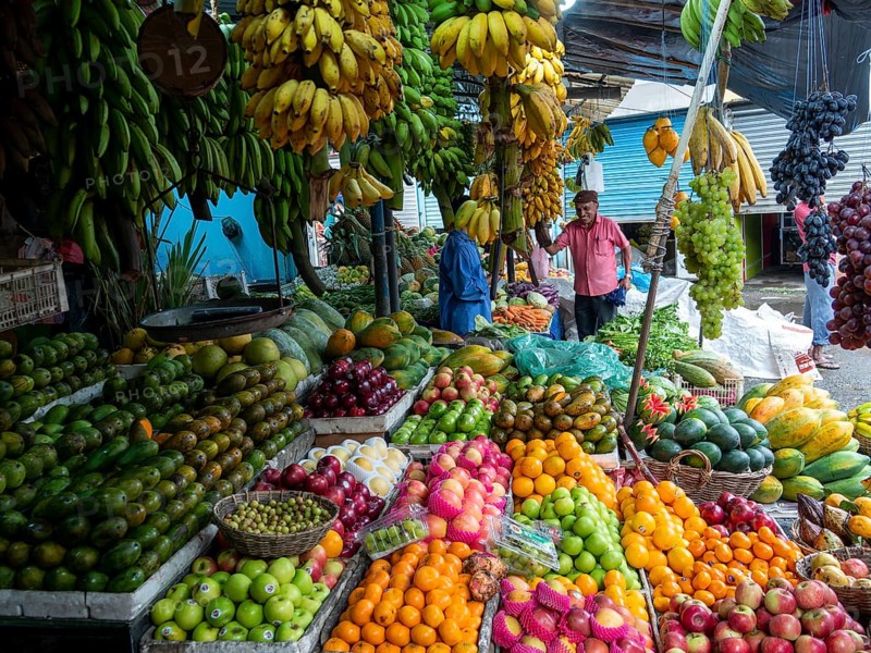 Fruit stand with colourful tropical fruits, bananas, mangoes, Sri Lanka, Asia