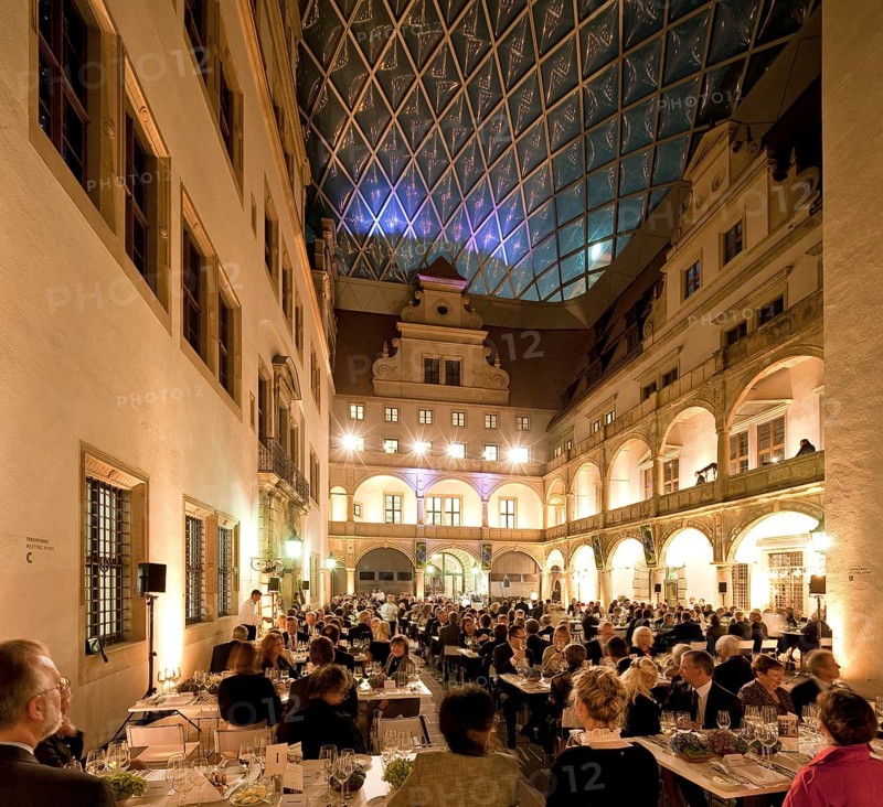 Residential palace small courtyard
