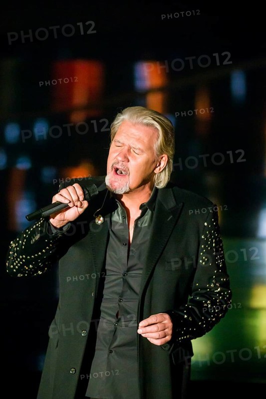 Christmas with us with Kim Fisher, Dress Rehearsal, Jonny Logan