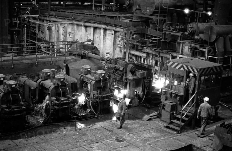 Steel production at the Hoesch AG steelworks in the Westfalenhuette on 4.12.1974 at the blast furnace and Siemens Martin furnace (SM) in Dortmund, Germany, Europe