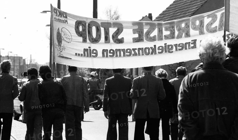 In the municipal election campaign, members and supporters of the German Communist Party (DKP) demonstrated for a price freeze on gas, against arms spending and against a firing range in Kaefertal, Germany, Europe