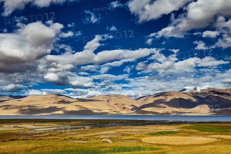 Himalayan lake Tso Moriri (fficial name: Tsomoriri Wetland Conservation Reserve), Korzok, Changthang area, Ladakh, Jammu and Kashmir, India, Asia