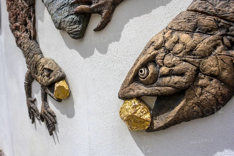 Wall relief with lizards, Banská Štiavnica, Banskobystrický kraj, Slovakia, Europe