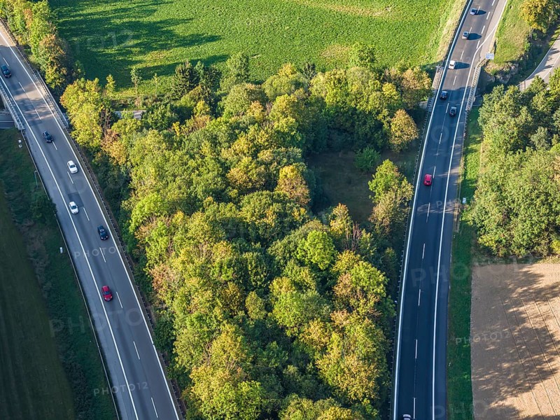 A8 motorway near Hohenstadt in the Swabian Alb. The two directional carriageways separate here. For topographical reasons, the Albaufstieg and Albabstieg are routed through two parallel valleys, drone photo, Hohenstadt, Baden-Württemberg, Germany, Europe