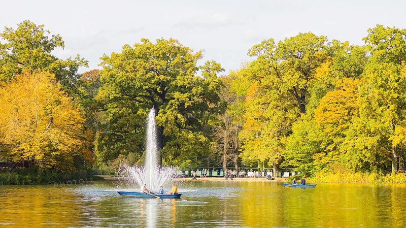 The Great Garden in Dresden is a park of Baroque origin. Today's largest park in the city was laid out from 1676 at the behest of the Elector Johann Georg III. Lake Carola