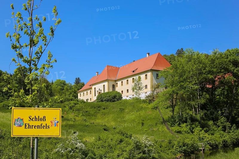 Ehrenfels Castle, Ehrenfels Castle sign, writing, letters, former summer residence of the abbots of Zwiefalter, summer residence, simple baroque style, aristocratic residence, today Ehrenfels Castle Saint-André Foundation, historical buildings, architecture, Hayingen, Reutlingen district, Swabian Alb, Baden-Württemberg