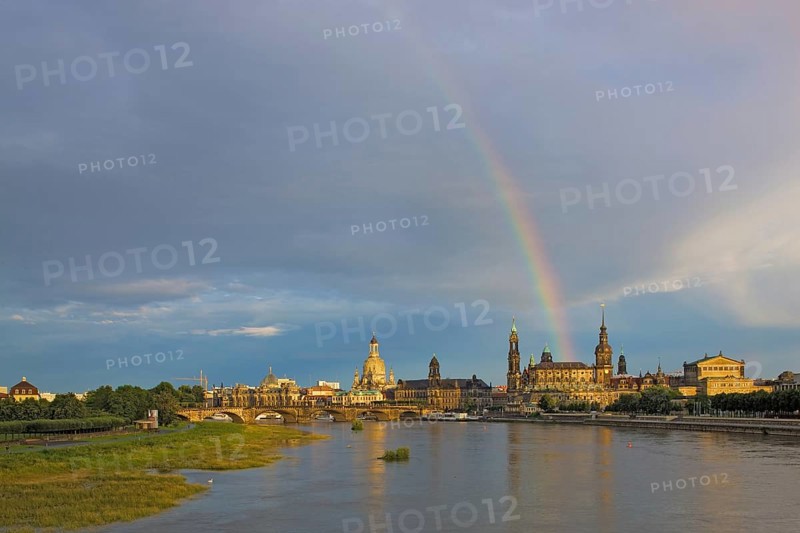 DEU Saxony Dresden Dresden Silhouette