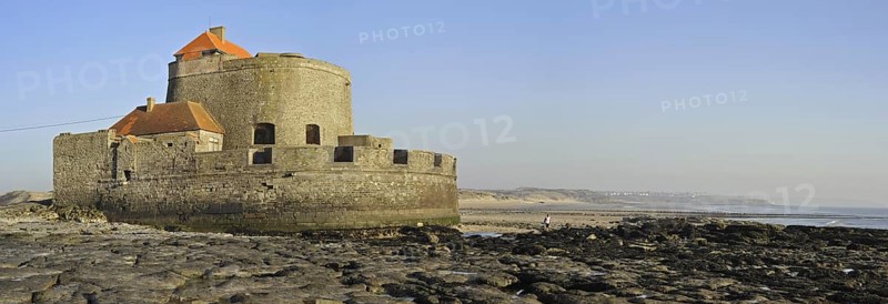 Vauban's Fort Mahon on the beach at Ambleteuse, Côte d'Opale, Opal Coast, France, Europe
