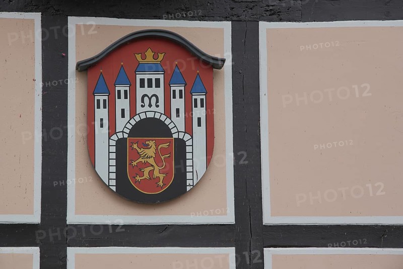 City coat of arms on the half-timbered house at the Werrabrücke, Hann. Münden, Hannoversch Münden, Lower Saxony, Germany, Europe