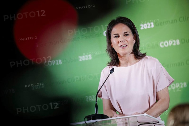 Annalena Baerbock (Buendnis 90 Die Gruenen), Bundesaussenministerin, aufgenommen im Rahmen der Pressekonferenz im deutschen Pavilion auf der COP28 Dubai, 08.12.2023