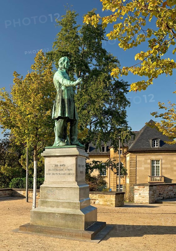 Ernst Moritz Arndt Monument by Bernhard Afinger, Alter Zoll, Bonn, North Rhine-Westphalia, Germany, Europe