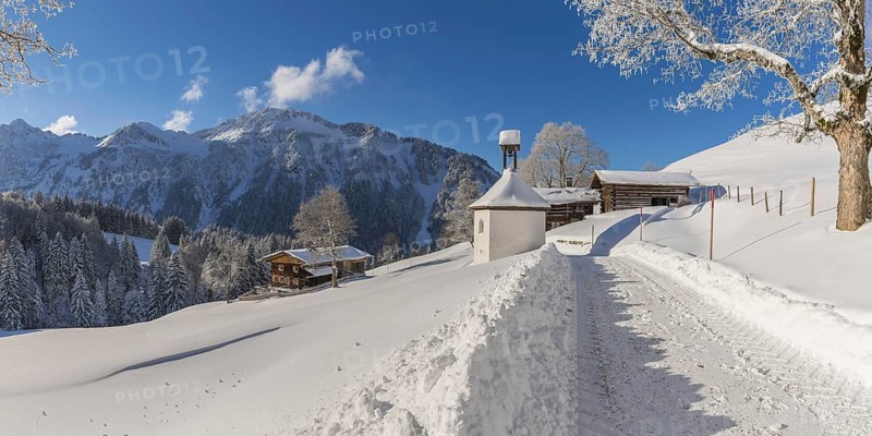 Winter landscape, Gerstruben, a former mountain farming village in the Dietersbach valley near Oberstdorf, behind it the Himmelschrofen, 1791m, Allgäu Alps, Allgäu, Bavaria, Germany, Europe