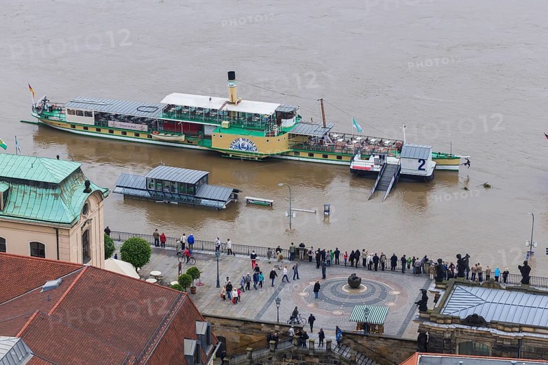 Flooding in Dresden on the Terrassenufer