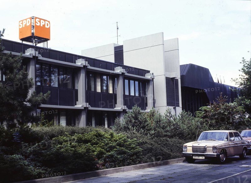 DEU, Germany: Historical slides from the 84-85 r years, Bonn. On 11.7.84. SPD headquarters