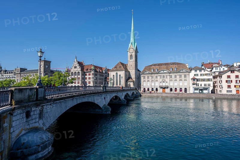 Fraumünster Church, Münster Bridge and Limmat River, Zurich Old Town, Zurich, Canton Zurich, Switzerland, Europe