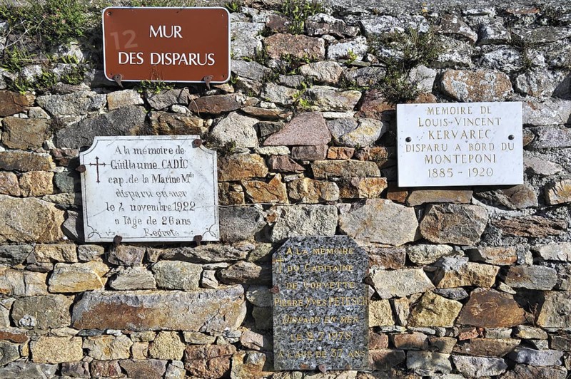 Wall of the Departed at the Ploubazlanec cemetery with the names of 120 boats and 2000 Iceland fishermen lost at sea in the Icelandic waters, Côtes-d'Armor, Brittany, France, Europe