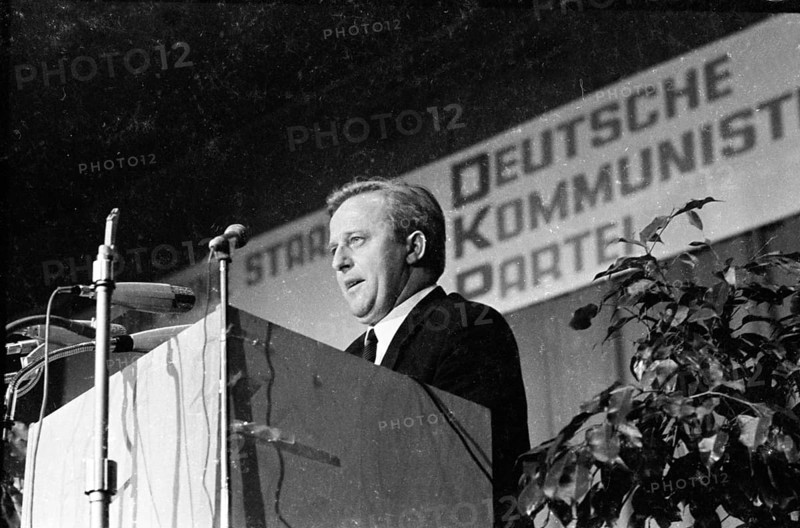 DEU, Germany, Düsseldorf: The communists' move from their exile in the GDR in 1969 was not without problems. Made possible by the Willy Brandt government's policy of détente, the leadership of the KPD came to Bonn in 1969 to found a new party. Legally, the KPD became the DKP. Essen. !. Party Congress of the DKP 1969. Kurt Erlebach, Europe