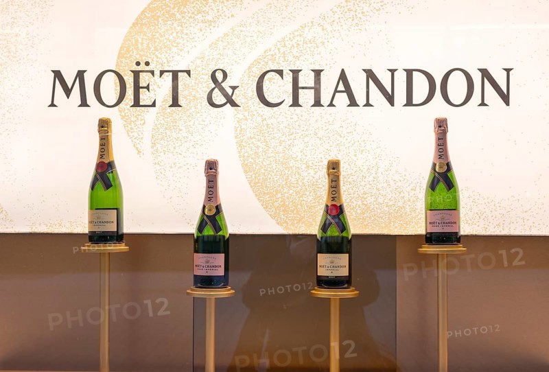 Moet & Chandon window display, champagne, logo, delicatessen, food, Stuttgart, Baden-Württemberg, Germany, Europe