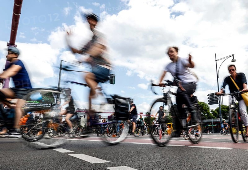 Cycling and environmental organisations demonstrate against transport policy. The bicycle demonstration demands the expansion of more cycle paths in Berlin, 02.07.2023