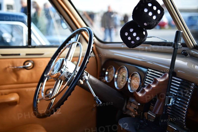 Steering wheel, Buick Eigth Sedan 1938, at a classic car meeting in Büsum, Germany, Europe