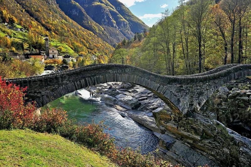 Old Roman bridge Ponte dei Salti over Verzasca, Lavertezzo, Verzasca Valley, Valle Verzasca, Canton Ticino, Switzerland, Europe